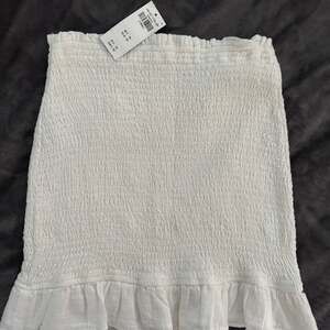 Abercrombie & Fitch white smocked and ruffle skirt nwt size XS